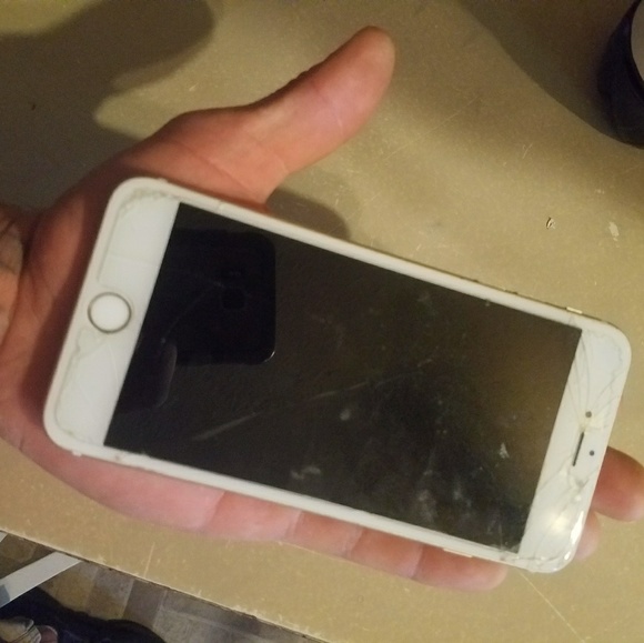 IPhone 6splus - Picture 4 of 4